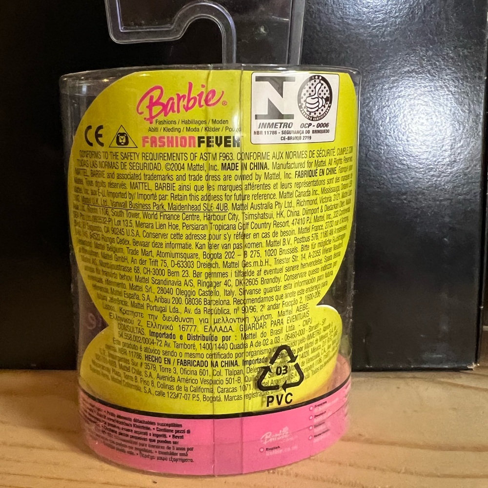 Barbie Fashion Fever Accessory Set. Comes with knit bucket hat & purse NRFB - Picture 2 of 3